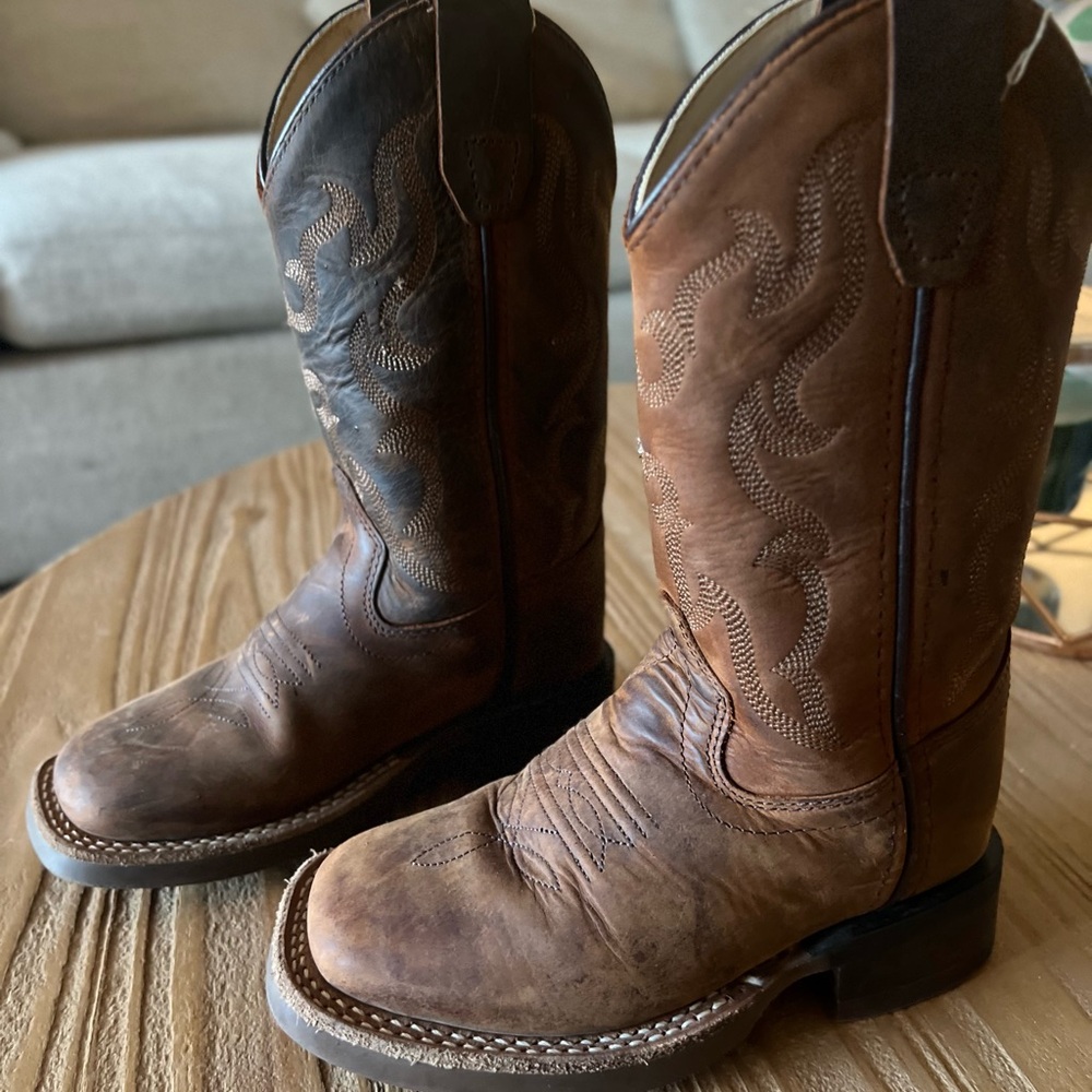 Cody James Rustic brown leather Cowboy Boots